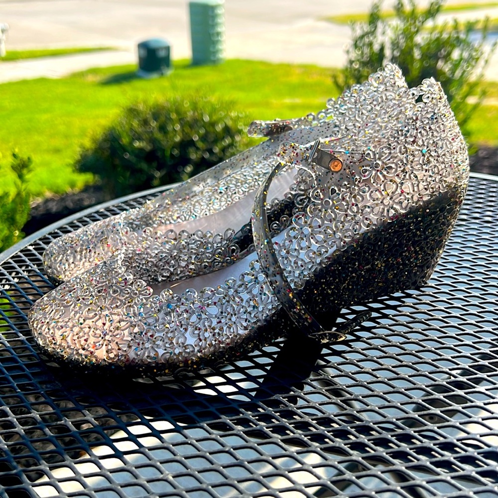 🌼EUC Black Glitter Jelly Shoes with Daisy Design 🌼